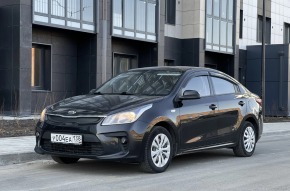 Kia Rio 2019 черный вид спереди
