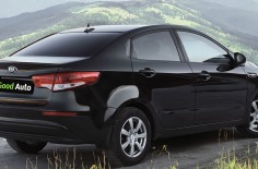 Черный Kia Rio 2018 вид сзади